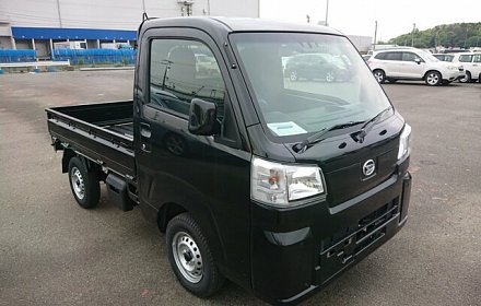 NEW Pickup. Currently in transit from Japan. 4WD rare black colour